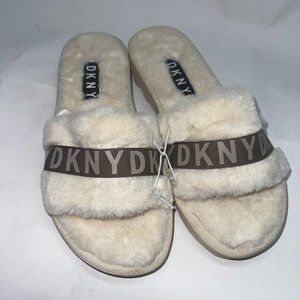 DKNY Women's Cayucas Slide Size 5 New with no Box  VN0A3M255H- Beige Sandals